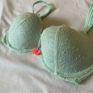 32d very sexy push-up bra